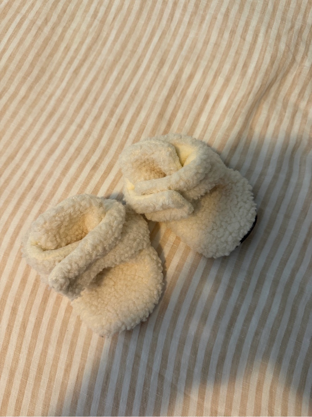 Plush Sherpa Baby Crib Shoes - Cream